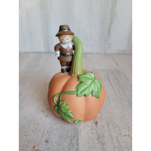 Avon vintage Pilgrim Pumpkin bell Halloween fall home decor - Picture 1 of 8